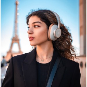 JEU CONCOURS TERMINÉ 🎧❄️
Merci à tous pour votre participation ! 🎁🍀
deeBee, Your Sound, Your Style ! 🎶
.
.
#work #anctech #savoirfairefrancais #marquefrancaise #music #musicislife #deebeeaudio #passionmusic #wirelessaudio #casqueaudio #anctech #compact #useful #wirelessheadphones #travel #travelfriendly #plusquedusondelemotion